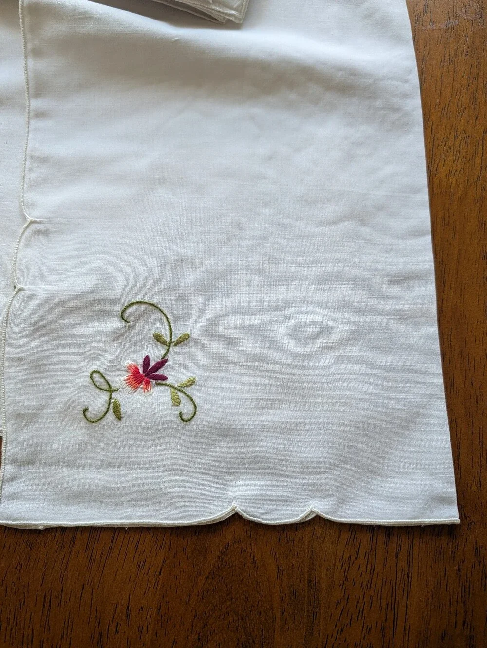 VTG Embroidered Floral Tablecloth - White Pink Green 8 Napkins Eyelet Grandma